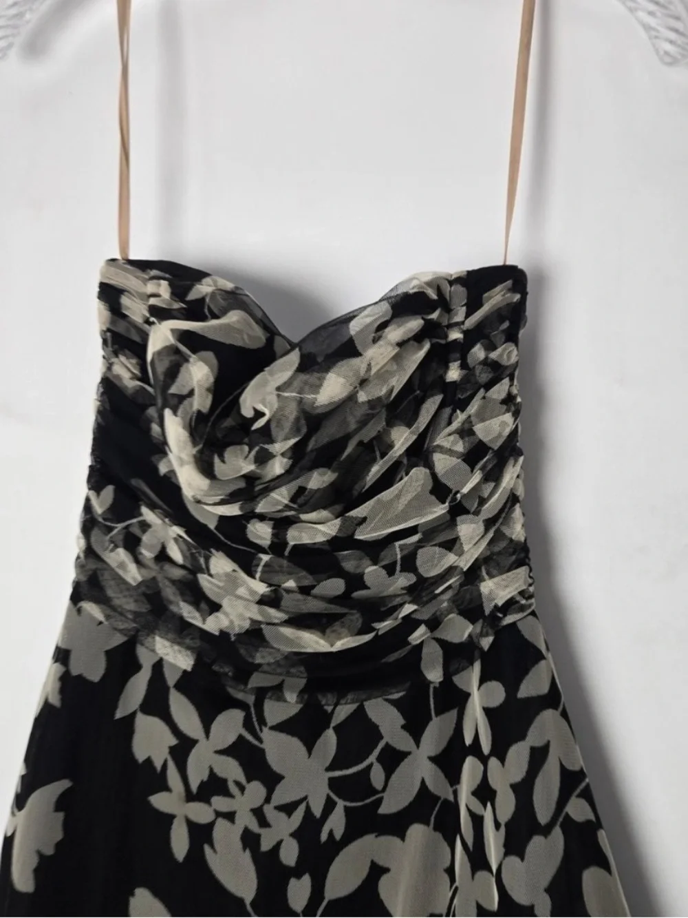 Vtg BCBGMAXAZRIA Black Floral Mesh Strapless Ruched Chic Classy Dress Size 4